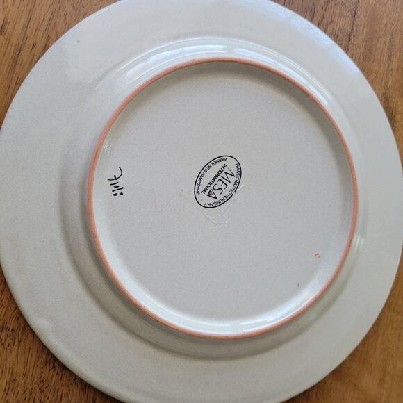 Mesa International 9" Plates Bear Fish 2PC Handcrafted in Hungary - Picture 4 of 9